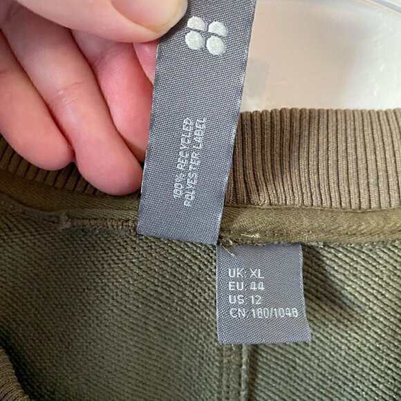 Sweaty Betty Wren Crop Tee in Olivegreen - Picture 5 of 8